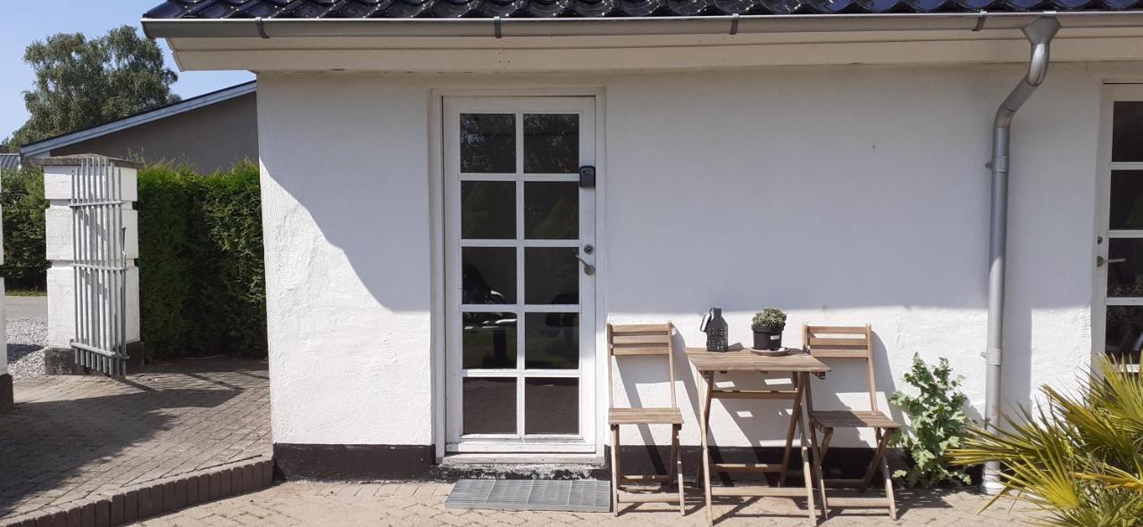 Cozy Tiny Room, Mini Kitchen And Bathroom Otterup Exterior foto