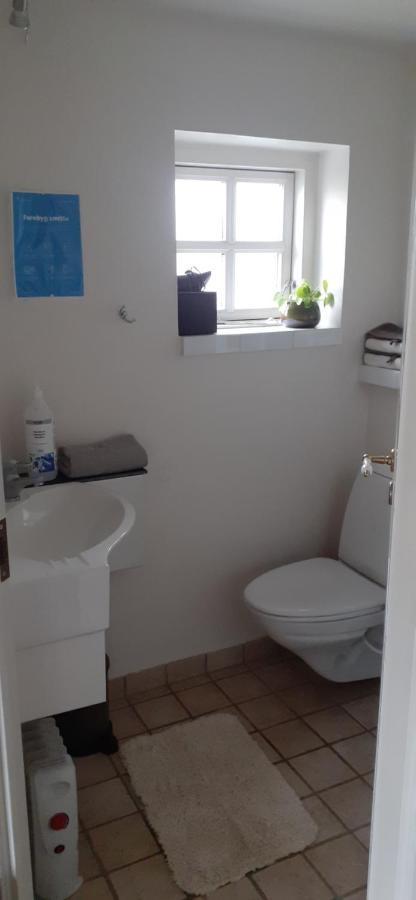 Cozy Tiny Room, Mini Kitchen And Bathroom Otterup Exterior foto